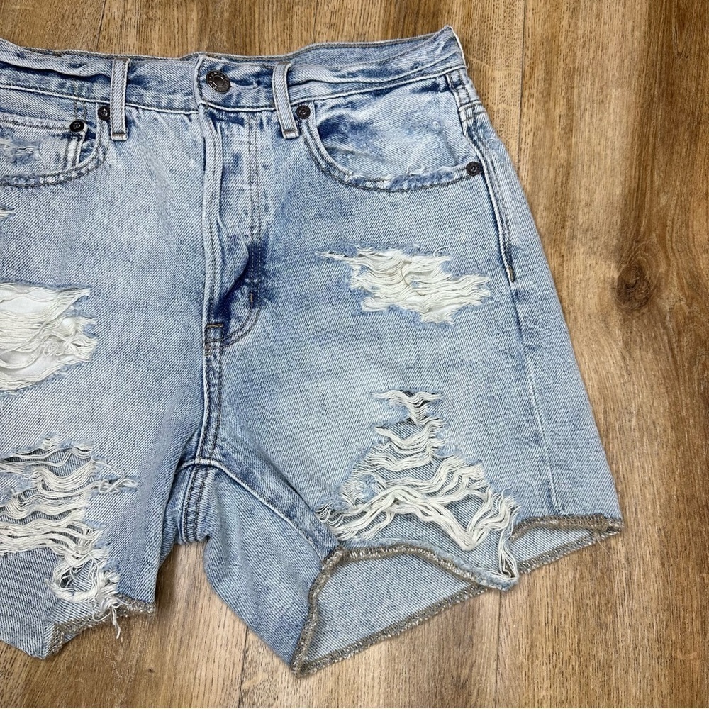 American Eagle Distressed Light Wash Hi-Rise Boyfriend Shorts Size 2 - Picture 3 of 14